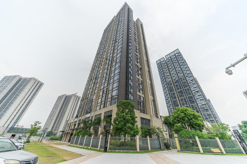 易成主题(广州汉溪长隆地铁站保利大都汇店)
